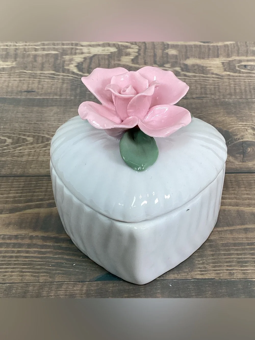Ceramic Porcelain Heart Shaped Trinket Box With Rose Flower 3.25